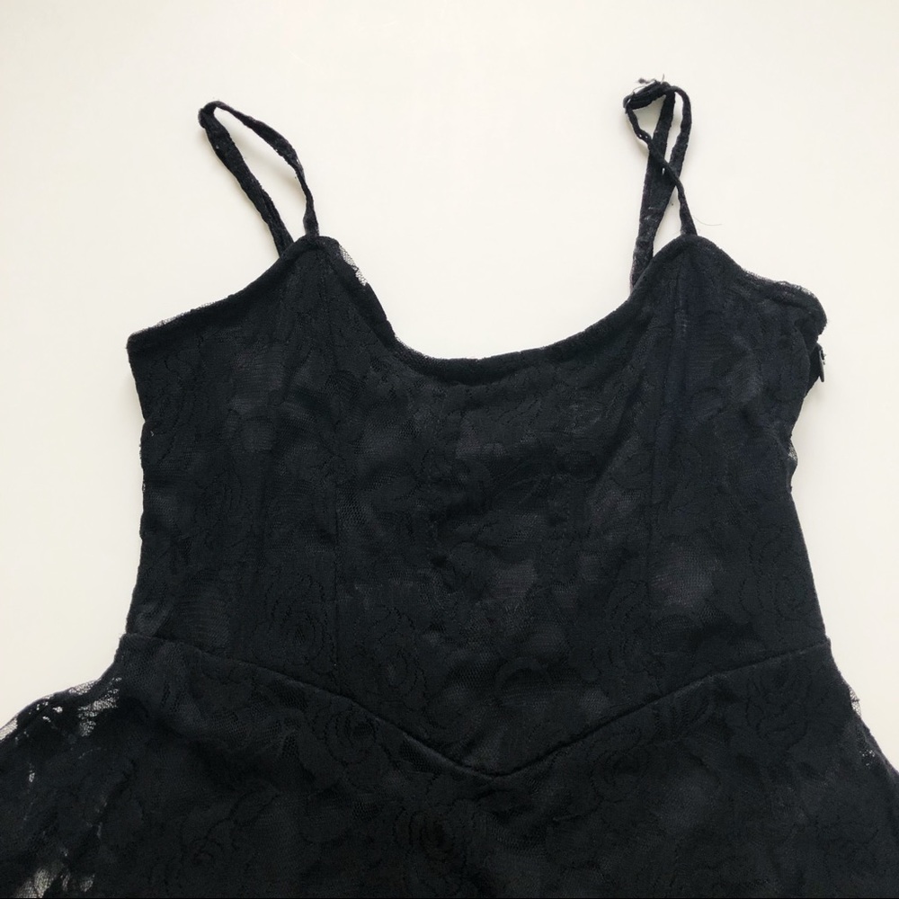 Black lace dress with floral detail. - Picture 4 of 8